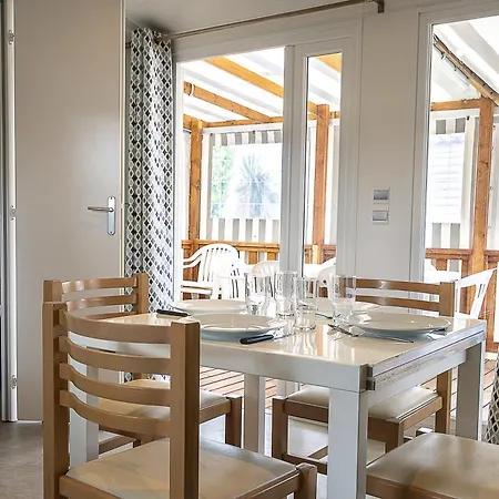 Mobilhome Au Bois Masson Holiday home *